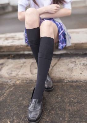 美女叼黑_国产剧手机在线观看